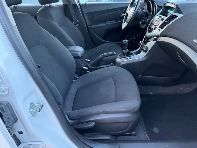 Chevrolet Cruze 1, 6i bi-fuel LPG, 124k.c., ев5, клима, лимо, темп - автомобили, коли, обяви за нови и употребявани 9