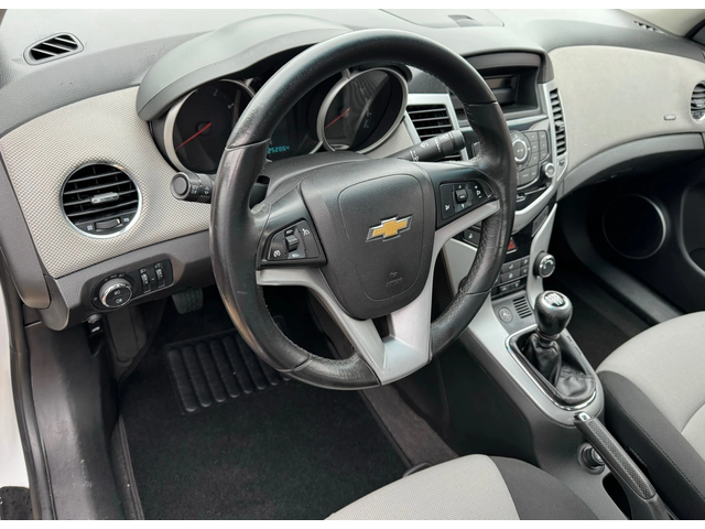Chevrolet Cruze 1, 8i 141ps, bi-fuel GPL, клима, мулти, темпо, бор - автомобили, коли, обяви за нови и употребявани 15