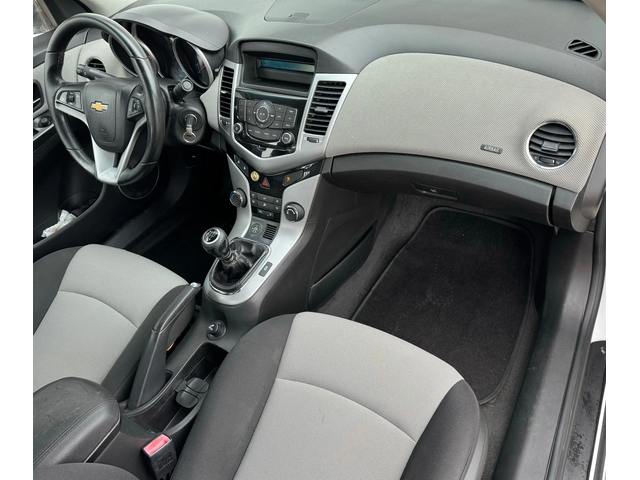 Chevrolet Cruze 1, 8i 141ps, bi-fuel GPL, клима, мулти, темпо, бор - автомобили, коли, обяви за нови и употребявани 8