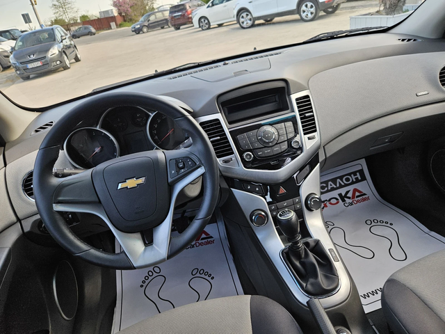 Chevrolet Cruze 1.6i-113кс= КЛИМАТИК= 188.000km= EURO 5A - автомобили, коли, обяви за нови и употребявани 10