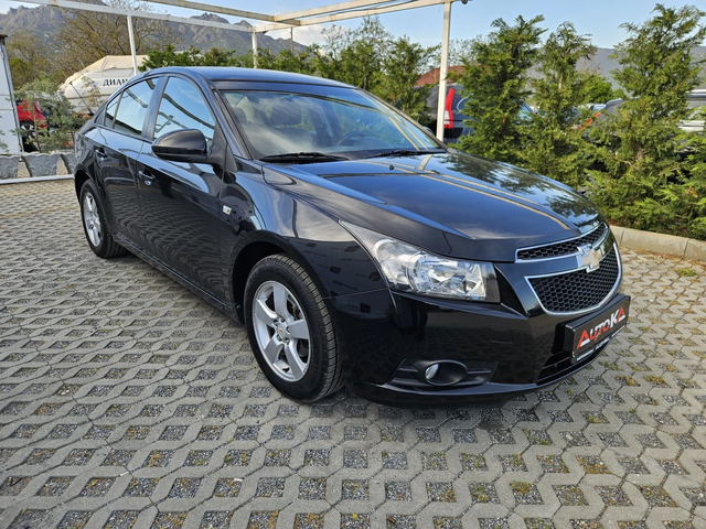 Chevrolet Cruze 1.6i-113кс= КЛИМАТИК= 188.000km= EURO 5A - автомобили, коли, обяви за нови и употребявани 1