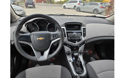 Chevrolet Cruze 1.6i-112kc= ГАЗ* LANDI RENZO* = КЛИМАТИК= EURO 5A - автомобили, коли, обяви за нови и употребявани 10