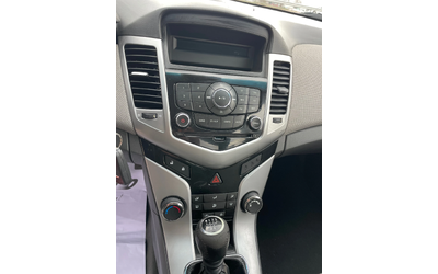 Chevrolet Cruze 1.6i-113-ITALIA - автомобили, коли, обяви за нови и употребявани 12