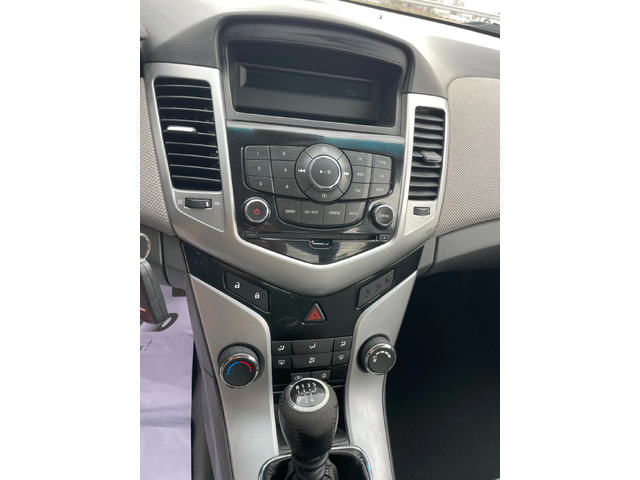 Chevrolet Cruze 1.6i-113-ITALIA - автомобили, коли, обяви за нови и употребявани 12