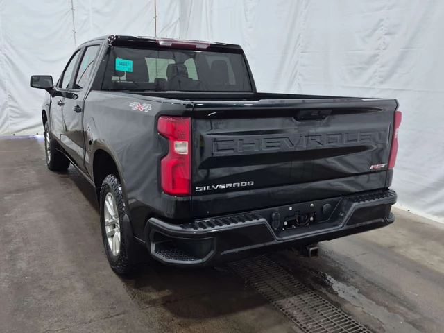 Chevrolet Silverado RST CREW CAB SHORT BED * CARFAX * Eдин собственик - автомобили, коли, обяви за нови и употребявани 5