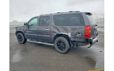 chevrolet-suburban-5-3l-8-4x4-w-rear-wheel-drv - 1