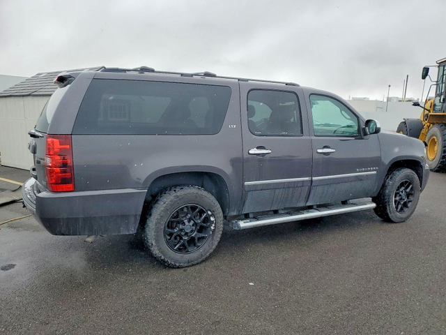 Chevrolet Suburban 5.3L 8 4x4 w/Rear Wheel Drv - автомобили, коли, обяви за нови и употребявани 2