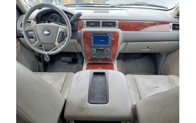 Chevrolet Suburban 5.3L 8 4x4 w/Rear Wheel Drv - автомобили, коли, обяви за нови и употребявани 6
