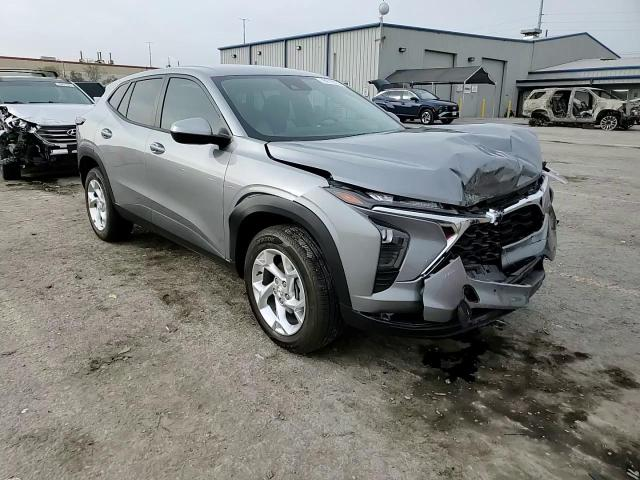 Chevrolet Trax 1.2L 3 FRONT WHEEL DRIVE - автомобили, коли, обяви за нови и употребявани 0