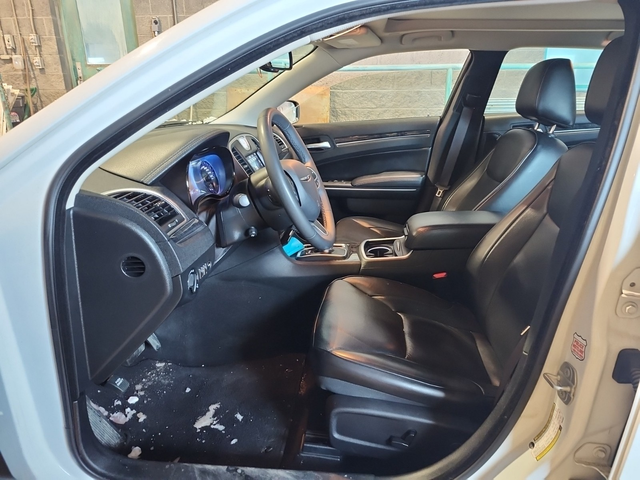 Chrysler 200 3.6L 6cyl AWD - автомобили, коли, обяви за нови и употребявани 4