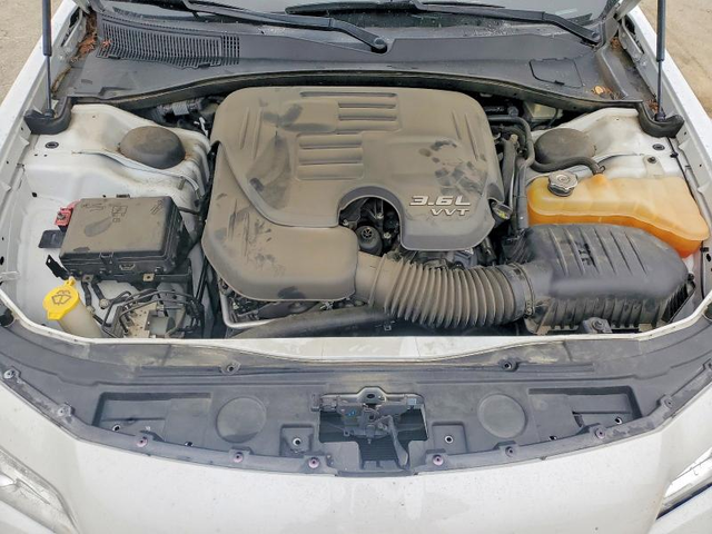 Chrysler 300 3.6L 6 Rear-wheel drive - автомобили, коли, обяви за нови и употребявани 11