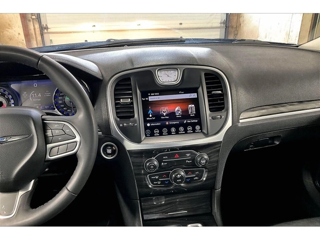 Chrysler 300c * Touring L | Leather | V6 | Remote Start * CARFAX - автомобили, коли, обяви за нови и употребявани 9