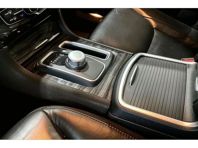 Chrysler 300c * Touring | V6 | Heated Seats | Navigation * CARFA - автомобили, коли, обяви за нови и употребявани 10