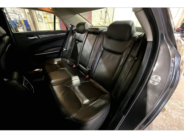 Chrysler 300c * Touring | V6 | Heated Seats | Navigation * CARFA - автомобили, коли, обяви за нови и употребявани 13
