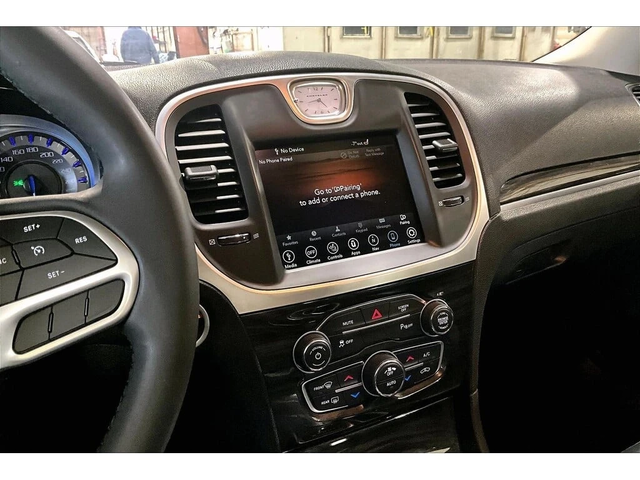 Chrysler 300c * Touring | V6 | Heated Seats | Navigation * CARFA - автомобили, коли, обяви за нови и употребявани 9