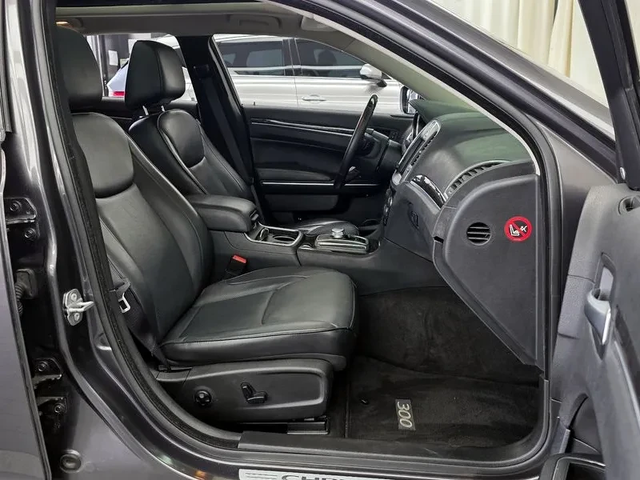 Chrysler 300c - автомобили, коли, обяви за нови и употребявани 10