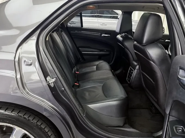 Chrysler 300c - автомобили, коли, обяви за нови и употребявани 11