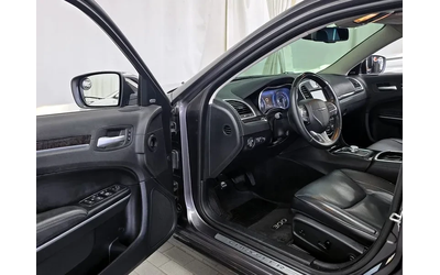 Chrysler 300c - автомобили, коли, обяви за нови и употребявани 9