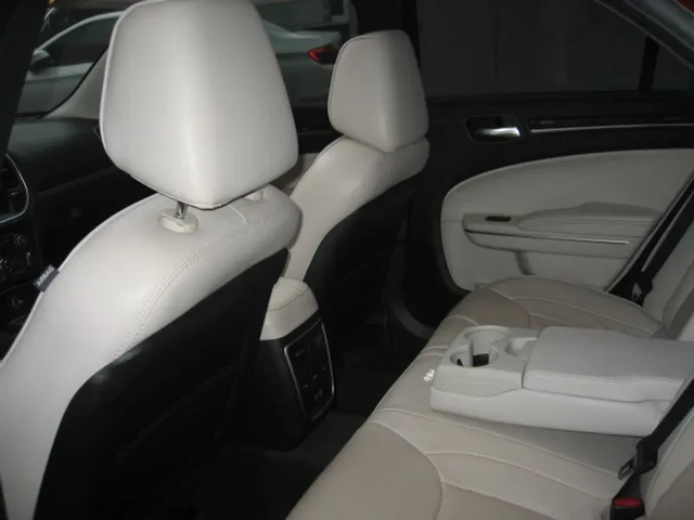 Chrysler 300c 3.6 Prestige - автомобили, коли, обяви за нови и употребявани 15