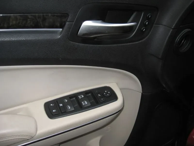 Chrysler 300c 3.6 Prestige - автомобили, коли, обяви за нови и употребявани 16