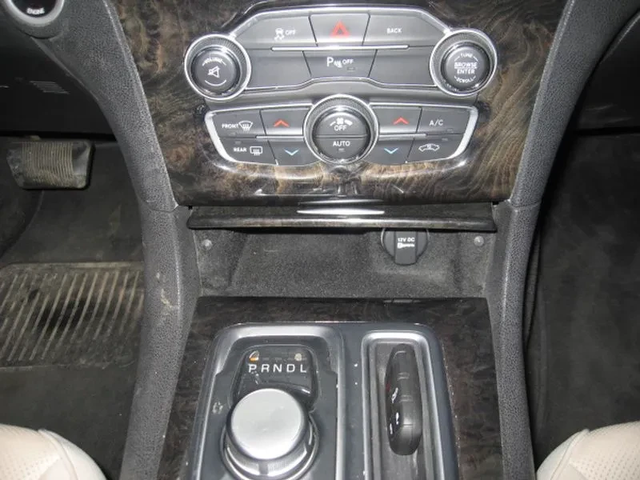 Chrysler 300c 3.6 Prestige - автомобили, коли, обяви за нови и употребявани 8