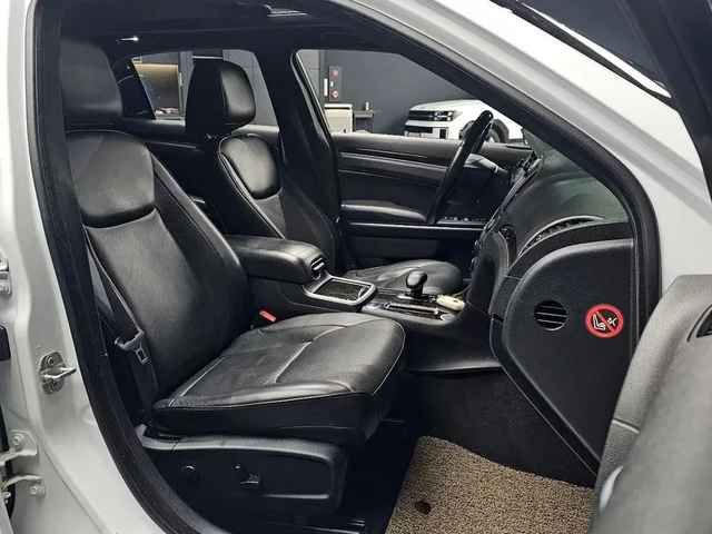 Chrysler 300c 3.6 Prestige - автомобили, коли, обяви за нови и употребявани 9