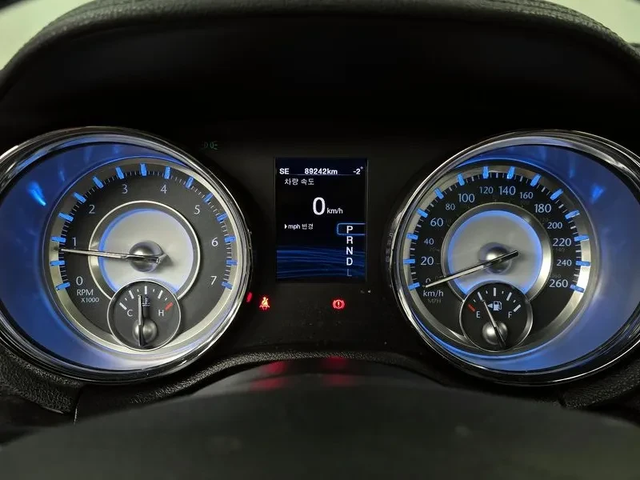 Chrysler 300c 3.6 - автомобили, коли, обяви за нови и употребявани 7