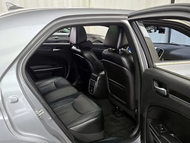 Chrysler 300c 3.6 - автомобили, коли, обяви за нови и употребявани 11