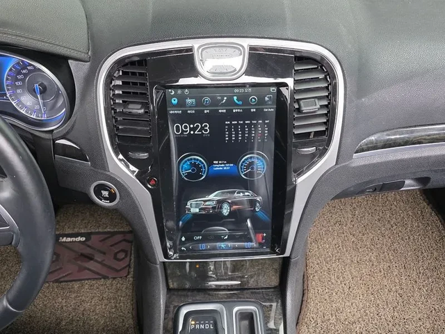 Chrysler 300c 3.6 - автомобили, коли, обяви за нови и употребявани 13