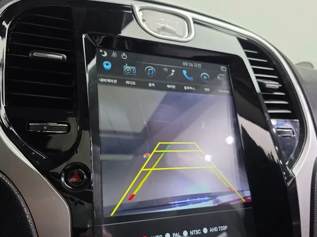 Chrysler 300c 3.6 - автомобили, коли, обяви за нови и употребявани 15