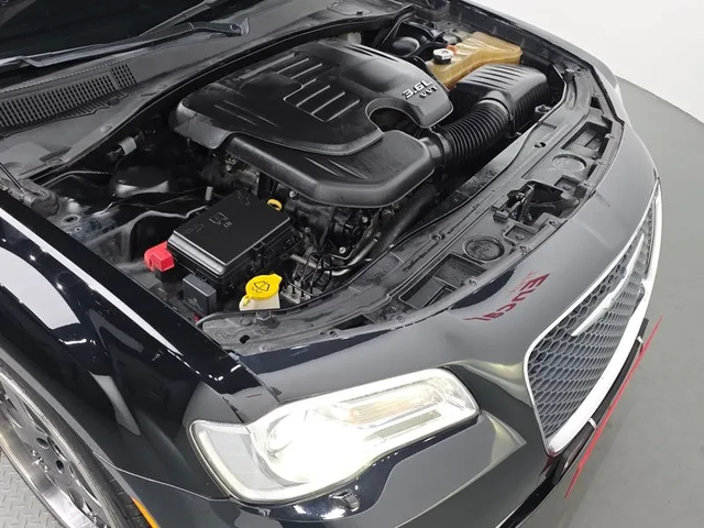 Chrysler 300c 3.6 - автомобили, коли, обяви за нови и употребявани 5