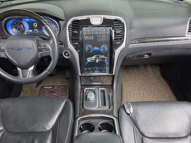 Chrysler 300c 3.6 - автомобили, коли, обяви за нови и употребявани 6