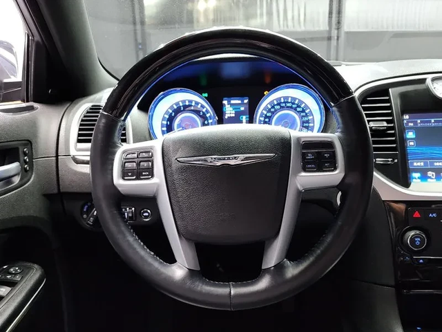 Chrysler 300c 3.6 - автомобили, коли, обяви за нови и употребявани 12