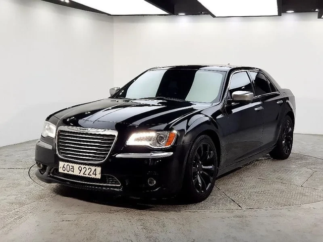 Chrysler 300c 3.6 Prestige - автомобили, коли, обяви за нови и употребявани 0