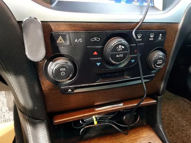 Chrysler 300c 3.6 Prestige - автомобили, коли, обяви за нови и употребявани 11