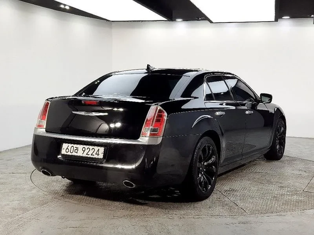 Chrysler 300c 3.6 Prestige - автомобили, коли, обяви за нови и употребявани 3