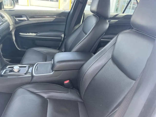 Chrysler 300 Touring-L All-Wheel Drive* * - автомобили, коли, обяви за нови и употребявани 10