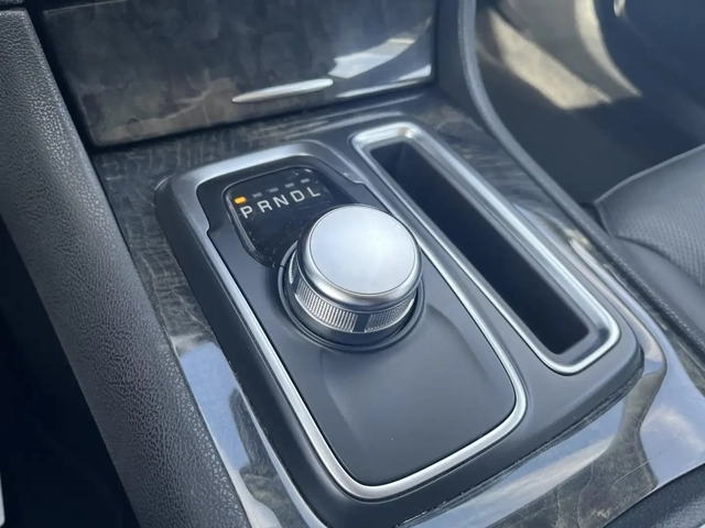 Chrysler 300 Touring-L All-Wheel Drive* * - автомобили, коли, обяви за нови и употребявани 15