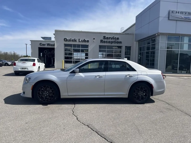Chrysler 300 Touring-L All-Wheel Drive* * - автомобили, коли, обяви за нови и употребявани 2