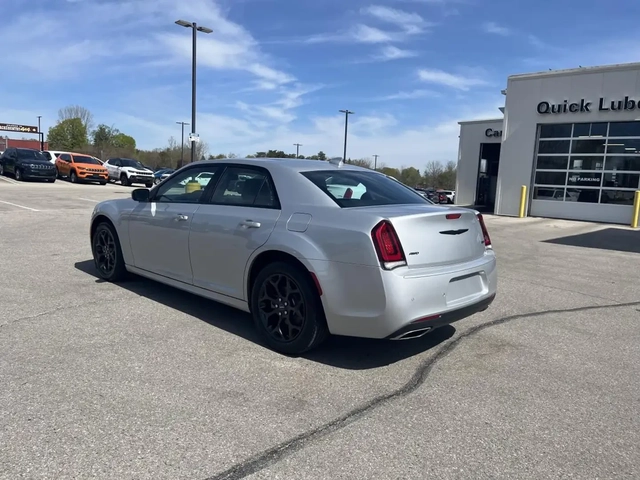 Chrysler 300 Touring-L All-Wheel Drive* * - автомобили, коли, обяви за нови и употребявани 3