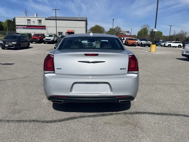 Chrysler 300 Touring-L All-Wheel Drive* * - автомобили, коли, обяви за нови и употребявани 4
