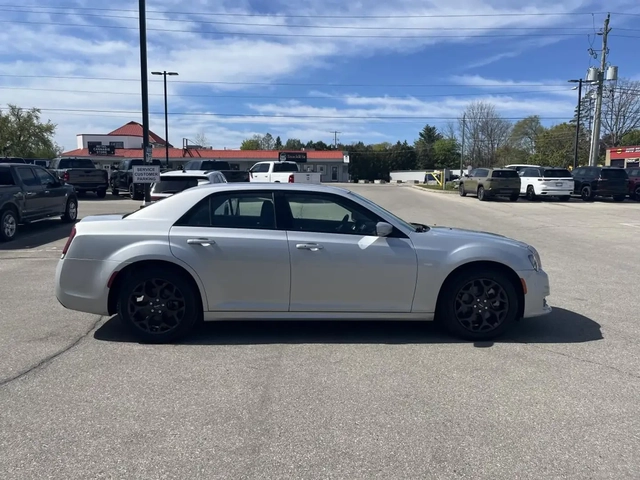 Chrysler 300 Touring-L All-Wheel Drive* * - автомобили, коли, обяви за нови и употребявани 6