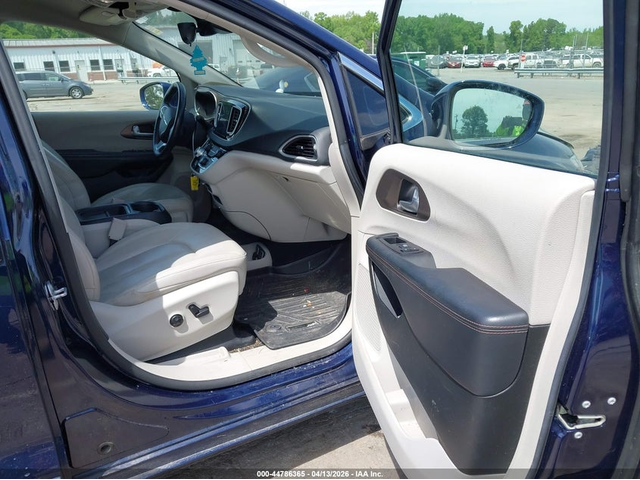 Chrysler Pacifica 3.6L V-6 DOHC, VVT, 287HP Front Wheel Drive - автомобили, коли, обяви за нови и употребявани 4