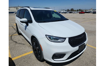 chrysler-pacifica - 1