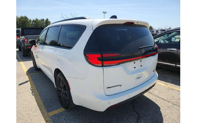 chrysler-pacifica - 3