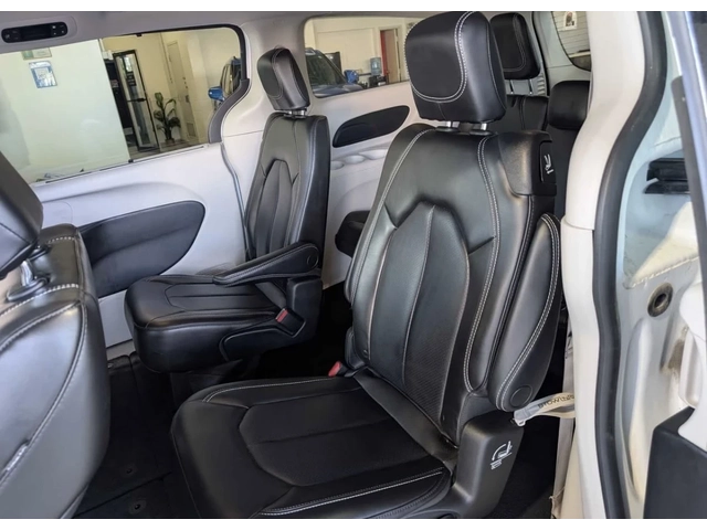 Chrysler Pacifica TOURING L * ПОДГРЕВ * КАМЕРА * CARFAX * - автомобили, коли, обяви за нови и употребявани 10