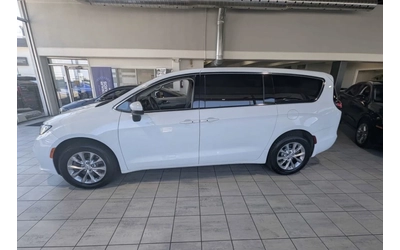 chrysler-pacifica - 4