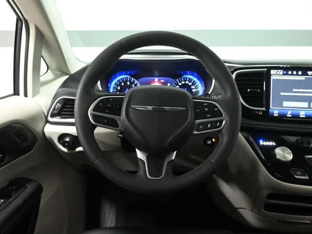 Chrysler Pacifica (crossover) Pacifica - автомобили, коли, обяви за нови и употребявани 10