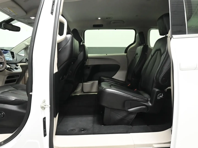 Chrysler Pacifica (crossover) Pacifica - автомобили, коли, обяви за нови и употребявани 14