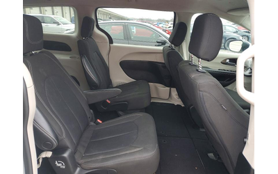 Chrysler Voyager 3.6L 6 Front-wheel Drive - автомобили, коли, обяви за нови и употребявани 11